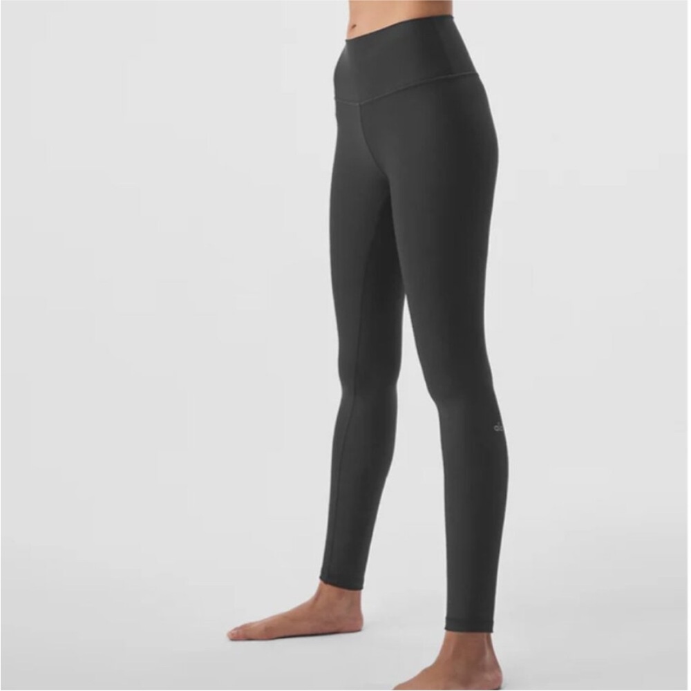 NWOT Alo Yoga 7/8 High-Waist Airlift Legging Colour: Anthracite Size Medium